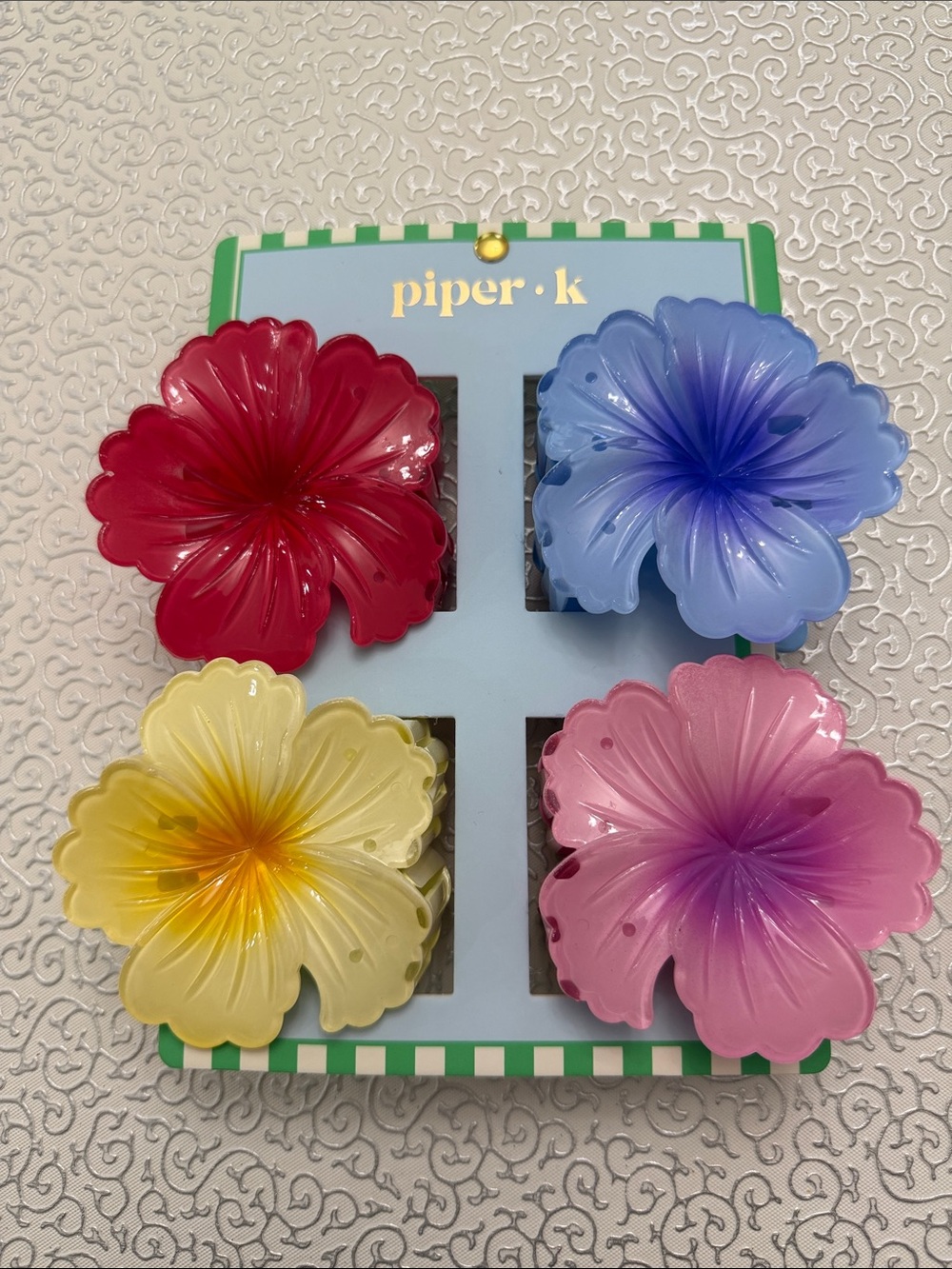 Piper K Medium Hibiscus Clips Set of 4 - New